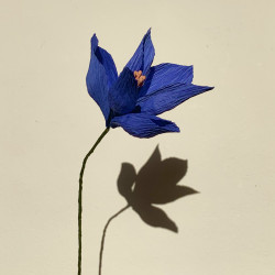 Blå crepepapirs blomst